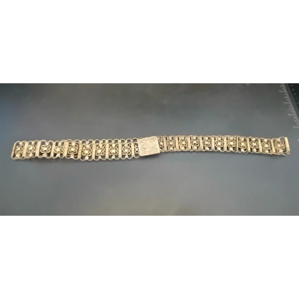 Vintage Silver Tone Floral Leaf Filigree Metal Belt 28